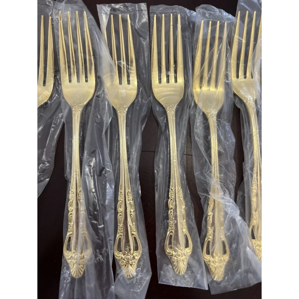 Gold Tone Flatware Set Service for 8 Stainless Korea Vintage Silverware 40 Pc